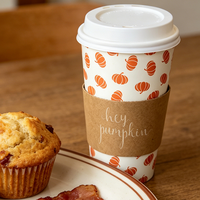 Gobelet à café en papier personnalisé de 16 oz avec motif citrouille d'automne, manchon en kraft et couvercle – Tasse jetable écologique pour les fêtes