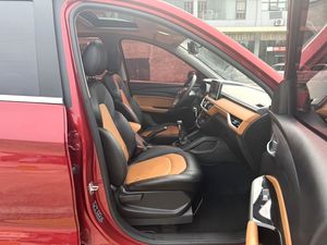 Pratico SUV Usato Wuling Hongguang S3 2018 1.5L 6MT Luxury 5 Posti Guida a Sinistra, Auto Usata Spaziosa di Seconda Mano in Vendita - Product Image 4