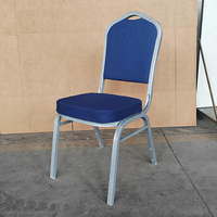 Chaise de banquet en gros avec structure en fer, stable, empilable, design moderne, pour usage intérieur/extérieur, commercial, hôtelier et scolaire