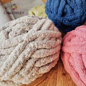 Fournisseurs chinois <span class=keywords><strong>de</strong></span> fil à crocheter 100% polyester, tricot à la main, pelotes <span class=keywords><strong>de</strong></span> 250g, fil épais pour couverture, fils chenille épais, vente en gros - Product Image 2