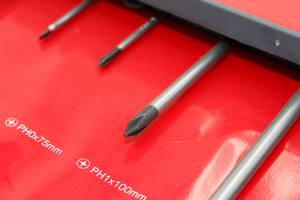 Outils à main multiples <span class=keywords><strong>TPR</strong></span> Jeu de tournevis à fente en plastique Tournevis magnétique à fente/Phillips/Torx - Product Image 3