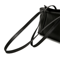 Sac à bandoulière léger en cuir véritable à deux poignées avec fermeture éclair et poche intérieure pour les trajets quotidiens