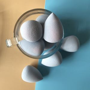 Éponge de <span class=keywords><strong>maquillage</strong></span> à changement de couleur douce améliorant votre apparence avec une éponge de beauté Blender Cosmetic Puff - Product Image 4