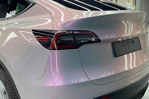 Proveedor de Vinilo PET para Envoltura de Automóviles, Color Gris Volcánico, Película de Alto Brillo que Cambia de Color, Rollo a Granel de 6.5/8.5mil 7.5mil, Rollo de Película para Envoltura de Automóviles - Product Image 5