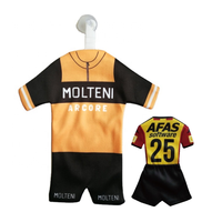 Mini maillots de football personnalisés de haute qualité pour les fans de football cadeau voiture mini t-shirt suspendu mini maillot cintre en plastique
