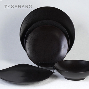 Assiettes en céramique de style occidental de luxe haut de gamme <span class=keywords><strong>vaisselle</strong></span> noire créative <span class=keywords><strong>service</strong></span> en porcelaine pour restaurant à domicile - Product Image 2