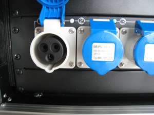 Caja de alimentación de distribuidor de audio montado en U de 19 pulgadas con disyuntores Power Distro de montaje en rack - Product Image 3