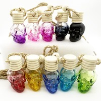 8ml Nouveau Style Gradient Crâne Noir un Désodorisant de Voiture en Bois Parfum Verre Diffuseur Bouteille désodorisant avec Bois pour Voiture