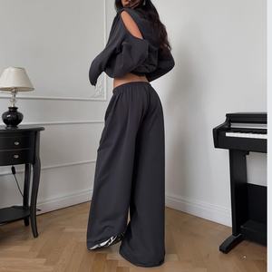 Conjunto de 2 piezas de chándal con capucha personalizado para mujer: Chaqueta con cremallera y hombros descubiertos, pantalones holgados a juego, atuendos deportivos casuales - Product Image 2