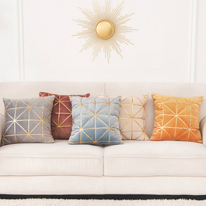 Fundas <span class=keywords><strong>de</strong></span> almohada <span class=keywords><strong>de</strong></span> terciopelo suave para el hogar, cubiertas <span class=keywords><strong>de</strong></span> cojín lumbar <span class=keywords><strong>de</strong></span> estilo europeo con costuras <span class=keywords><strong>de</strong></span> PU doradas, novedad <span class=keywords><strong>de</strong></span> <span class=keywords><strong>2022</strong></span> - Product Image 2