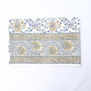 Chemin de table décoratif en tissu de qualité supérieure, élégant et élégant pour les tables à manger et le salon. - Product Image 1