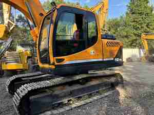 Excavadora de cadenas Hyundai 150-9S usada, en buen estado, pintura original, alta eficiencia operativa, 1 año de garantía, motor y bomba económicos - Product Image 5