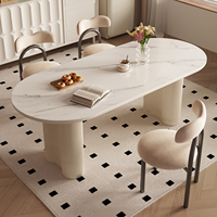 Ensemble de table à manger ovale beige minimaliste moderne avec 4 chaises: avec base nervurée idéal pour les espaces de repas à la maison