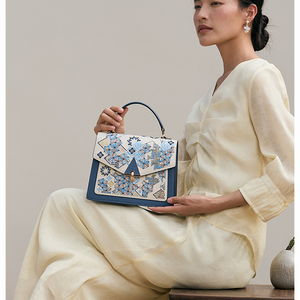 Bolso de Mano Bordado con Patrón Geométrico, Estilo Chino Moderno, Bolso Bandolera de Cuero Genuino - Product Image 6