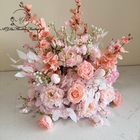 Arrangement floral artificiel de roses corail pêche personnalisé avec vase sur piédestal pour décoration d'arche de mariage