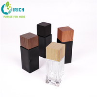 Botella de Perfume Cuadrada Negra Personalizada con Pulverizador y Tapa de Madera/Bambú, 30ml/50ml/100ml, No Reutilizable, con Logotipo Personalizado