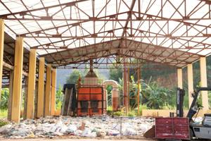 Incinerador de residuos de baja emisión de gases de combustión | Horno de quema de basura ecológico para eliminación limpia 2025 - Product Image 3