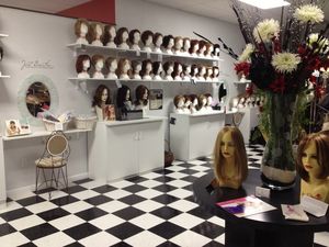 Étagère de présentation en <span class=keywords><strong>bois</strong></span> pour salon de coiffure, magasin de beauté, extensions de cheveux, perruques, cosplay, design de magasin de perruques - Product Image 6