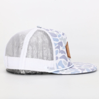 Casquette Snapback 5 Panneaux Personnalisée de Haute Qualité avec Broderie 3D, Camouflage, Trous Découpés au Laser et Patch en Cuir – Fabricant de Casquettes Gorras Snapback