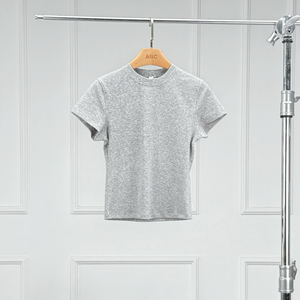 T-shirt da Donna Comoda e Personalizzata, Vestibilità Slim con Maniche Set-in, in Cotone con Cuciture Precise, per Uso Quotidiano in Città e Ufficio - Product Image 5