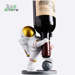 Spaceman Scultura Supporto di Bottiglia di Vino Vino Rack Creativo Tavolo Astronauta Relocation Per L'arredamento Regalo Stampo In Resina Del Basamento Spaceman