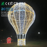 Fournisseur en gros de ballons lumineux à air chaud IP65 résistants à la neige, taille personnalisée, avec télécommande, pour la décoration de paysages extérieurs de stations balnéaires et de vacances