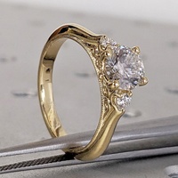 Cincin Tunangan Berlian Buatan Laboratorium 0.5-3CT Bulat Vintage Filigree dengan Batu Samping, Emas Padat 10K/14K/18K Bersertifikat IGI CVD/HPHT Custom