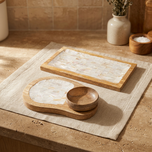 Plateau de service unique en bois de manguier avec incrustation de nacre, ensemble de plateaux à collation haut de gamme pour les repas et les réceptions festives - Product Image 1