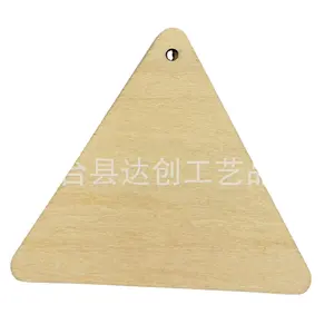 Planche de Tilia en bois avec trous assemblage de copeaux de bois triangulaire peinture à la main bricolage