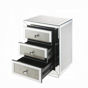 Comodino Stile Glamour con Tre Cassetti, Finitura a Specchio, Tavolino d'Accento Moderno per Arredamento Casa - Product Image 4