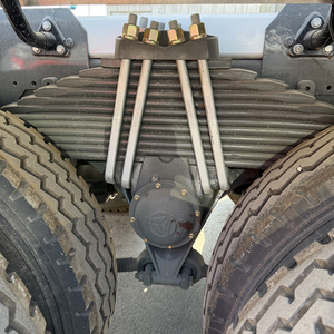 Camion malaxeur à <span class=keywords><strong>béton</strong></span> Sinotruk Hohan 6x4 d'occasion, <span class=keywords><strong>cuve</strong></span> de 10m3, camion de transport de ciment d'occasion, prix avantageux - Product Image 5