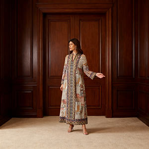 Robe Abaya en Polyester Imprimée Personnalisée de Qualité Supérieure pour Femmes Musulmanes – Fournisseur de Vêtements Élégants en Gros pour Occasions Spéciales - Product Image 4