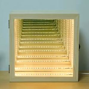 Boîte de présentation personnalisée OEM pour figurine de dessin animé, miroir à effet abyssal à marches infinies, veilleuse LED USB, décoration en bois, cadeau, ornement - Product Image 3