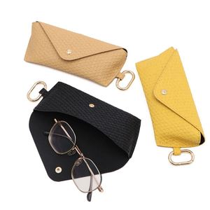 Stylish Sunglasses <b>Case</b> with Straw Woven Pattern Novelty Sundries Pouch Durable <b>Glasses</b> Holder with Keyring <b>for</b> Bag Hanging - Product Image 3