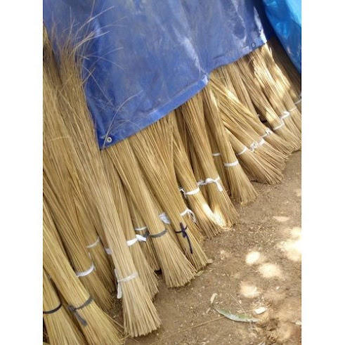 สีน้ำตาลอ่อน