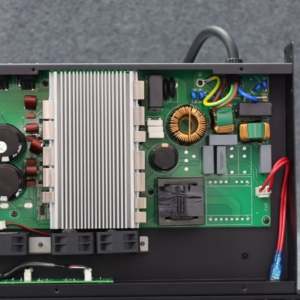 Amplificateur de puissance audio professionnel 4 canaux classe D 4-600W, corps métallique, entrée XLR, montage sur support pour systèmes audio surround - Product Image 6