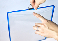 Porte-documents de présentation mural en métal transparent A4