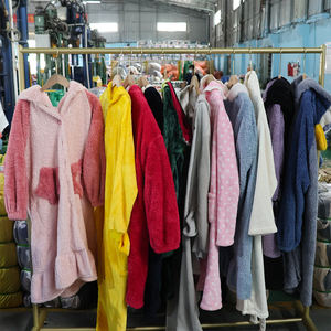 Ropa de <span class=keywords><strong>invierno</strong></span> usada al por mayor, ropa de noche esponjosa de segunda mano - Product Image 2