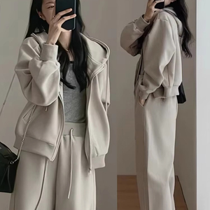 Женский Повседневный Спортивный костюм-двойка с капюшоном - Product Image 1