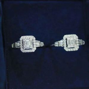 Bague de fiançailles Xinfly Fine Jewelry en or 18 carats avec diamant carré VS de 0,40 ct - Product Image 5