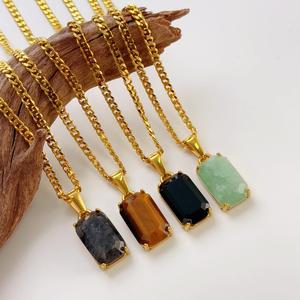 PVD Collar Antideslustre de Acero Inoxidable Chapado en Oro de 18K, Colgante de Piedra Natural de Espectrolita Negra, Collar de Piedra de Ónix para Hombre - Product Image 4