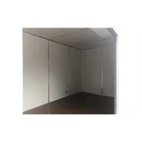 Entrepôt modulaire en panneaux sandwich d'acier pour atelier extérieur, unité de stockage, conteneur de stockage avec porte à enroulement