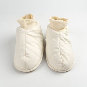 Zapatillas acolchadas de felpa con suela suave para mujer, zapatos cálidos y gruesos de buena calidad para invierno, nuevo estilo - Product Image 3