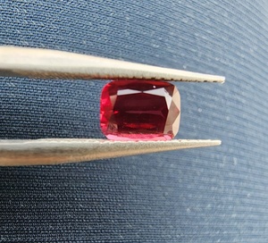 Spinelle rouge profond de qualité supérieure, taille coussin, 1,10 carat, naturel, propre à l'œil, Mogok, vente en gros - Product Image 2