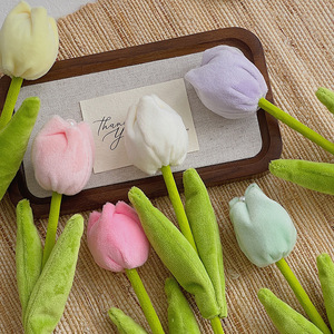 Boneka Bunga Tulip Gaya INS, Pola Bunga dari Berbagai Kain dengan Bentuk Kustom untuk Dekorasi Aksesoris Pernikahan - Product Image 1