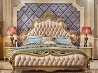 Style européen antique en bois massif sculpté 1.8M Lit double de luxe Villa Chambre à coucher-Holstered in Champagne Gold Leather Handcrafted