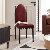 Chaise de salle à manger en bois massif de style gothique vintage bordeaux, revêtement en velours, assise durable et confortable, meubles de maison