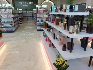 B100-96 Fakhar, Perfume en Spray de 35 ml, Fragancia Floral Amaderada Fresca, Hecho en China - Product Image 4