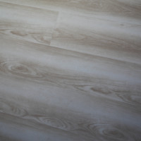 Plancher stratifié de haute qualité 8mm 12mm Hdf Ac4 Ac3 Installation par clic Revêtement de sol stratifié imperméable résistant à l'usure Plancher bon marché