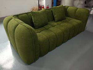 Sofá Seccional Moderno Verde Bouclé con Mechones, Comprimido en Caja, Tres Plazas, Mueble de Sala con Brazos Acolchados - Product Image 2